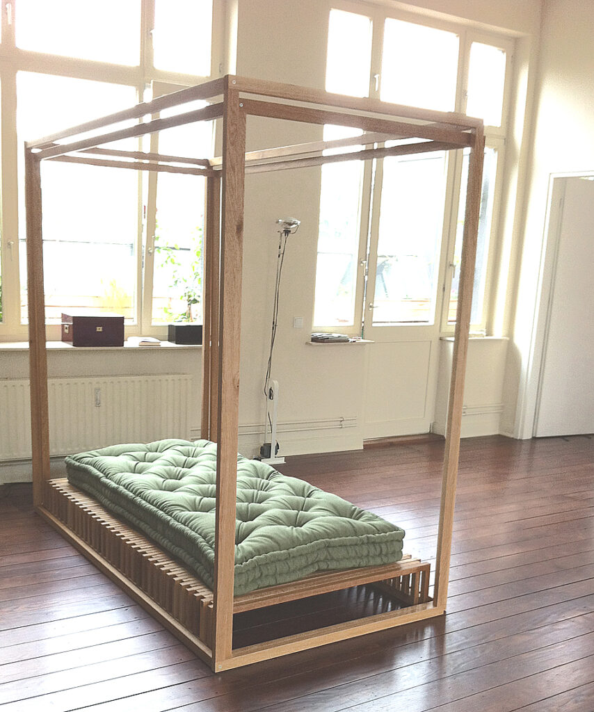 Bett Yin Yang mit ausziehbaren Himmel