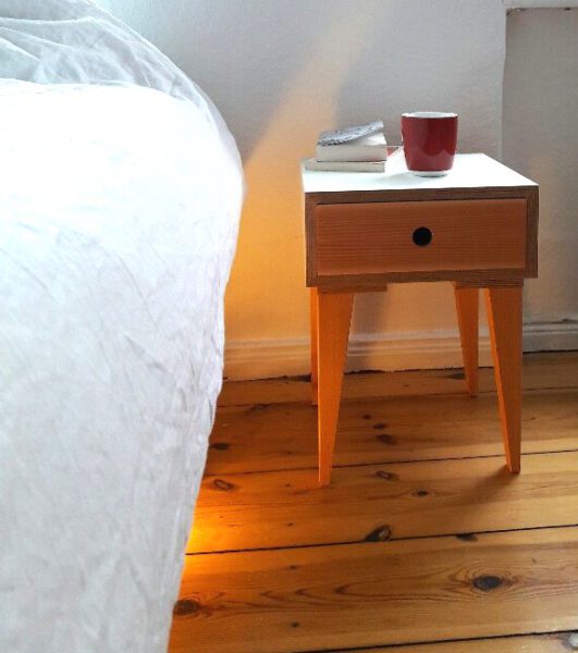 Stoolrider in Pitchpine