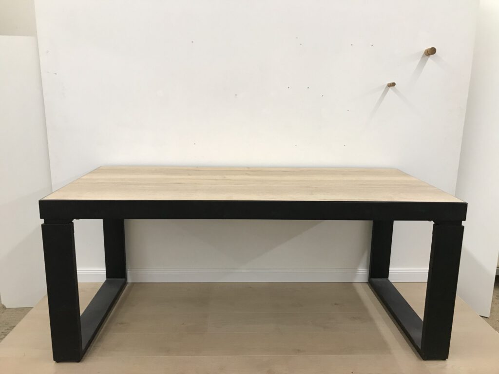 Höhenverstellbarer Catering-Tisch