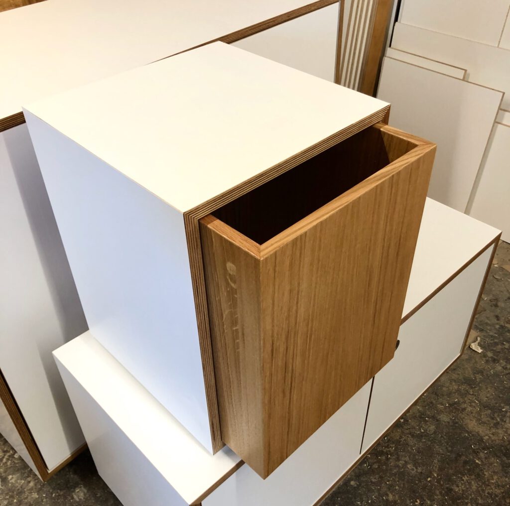 Hocker Mortimer 35