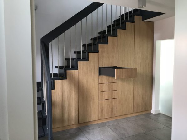 Treppenschrank