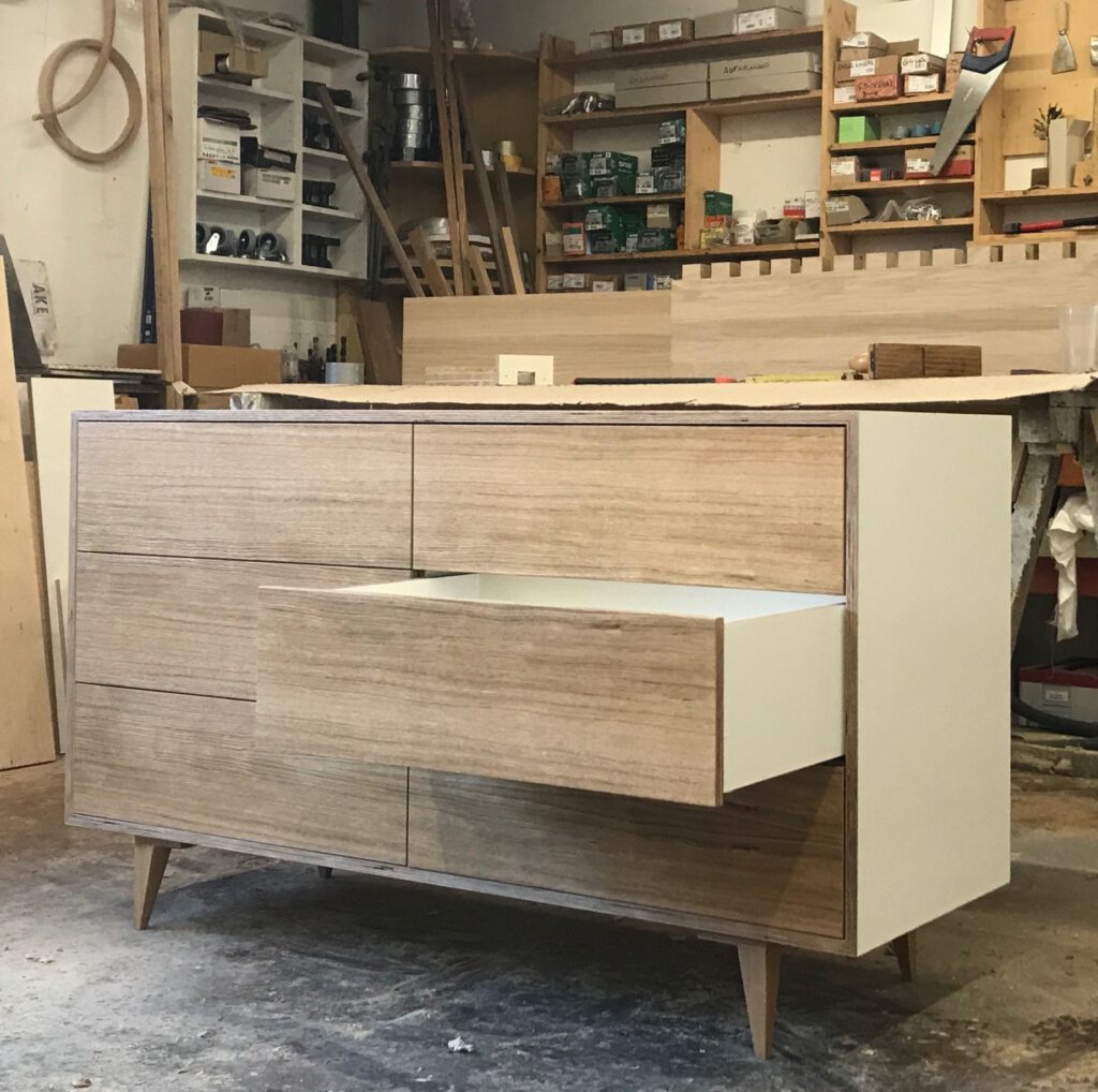 Sideboard Capsrider