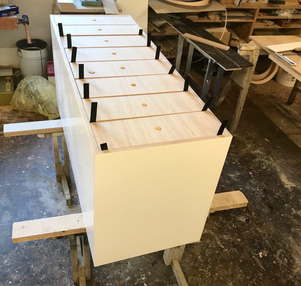 Schubkastenschrank