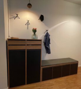 Schuhbank mit Schuhschrank, schwarz mit Eiche-Kante