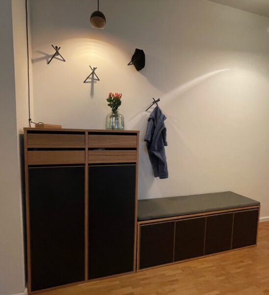 Schuhbank mit Schuhschrank, schwarz mit Eiche-Kante