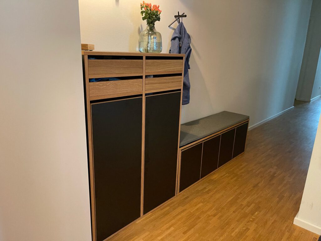 Schuhbank mit Schuhschrank