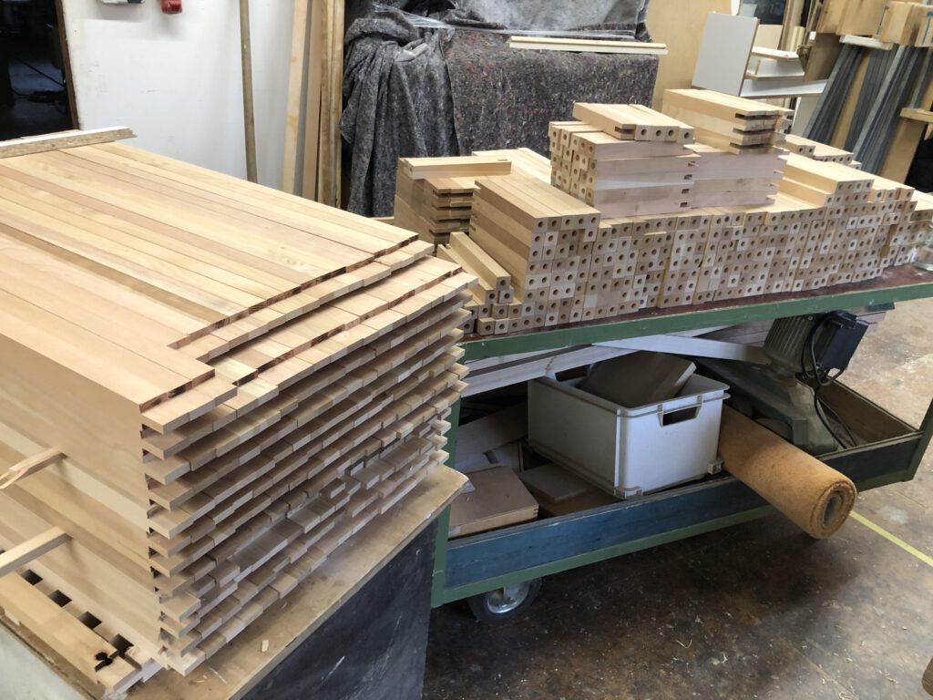 Ausziehbett, Holzverbindungen