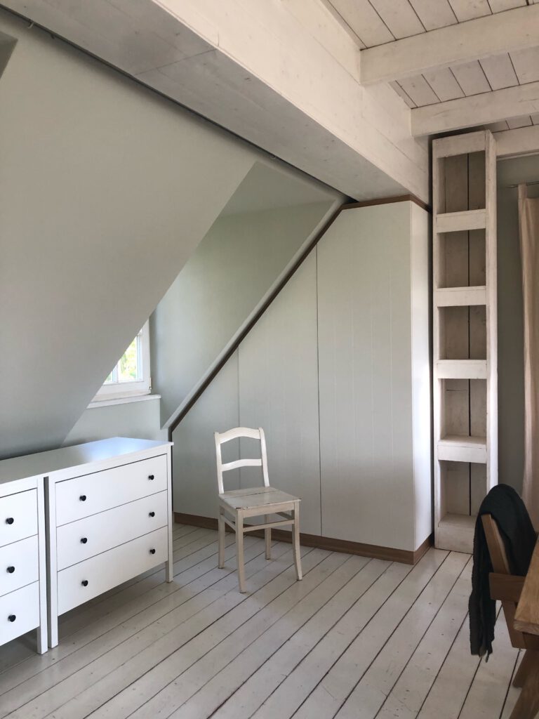 Dachschrägenschrank
