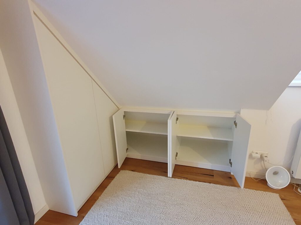 Dachschrägenschrank