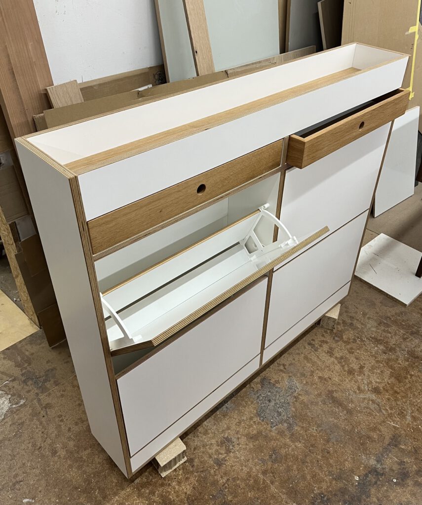 25 12 30 Schuhkippe Mortimer