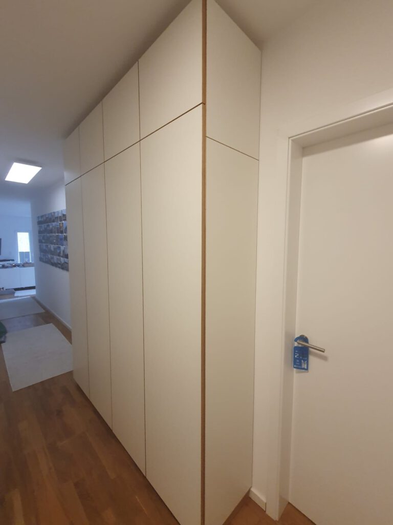 Flurschrank vom Tischler