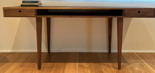 Schreibtisch Nussbaum